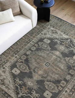 Rasalas Hand-Knotted Wool Rug