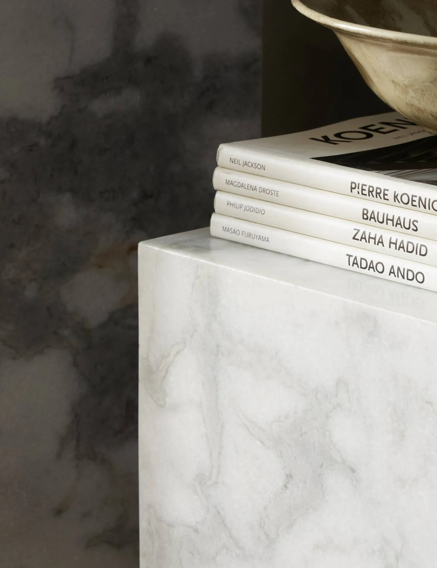 Rialta Plinth