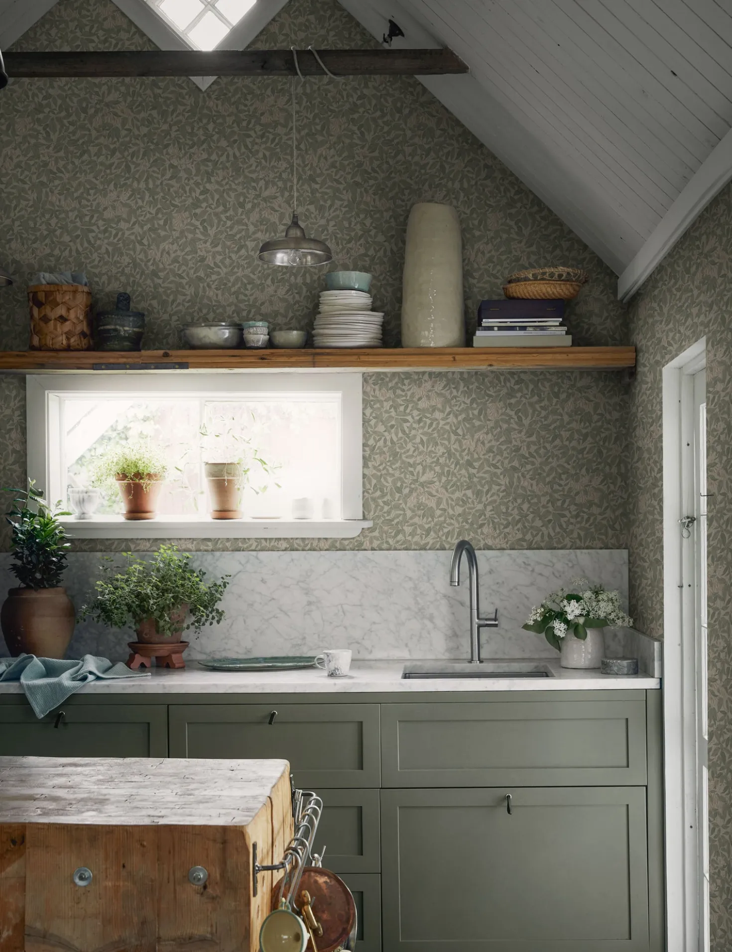 Scalamandre Linnea Wallpaper by Sandberg
