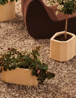 Staffa Planter