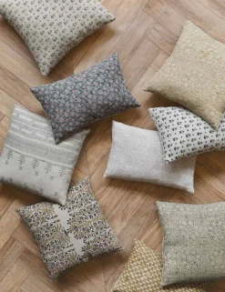 Tamra Pillow