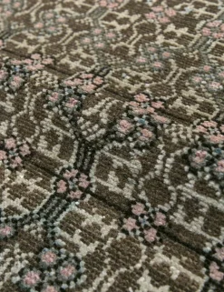 Vintage Turkish Hand-Knotted Wool Rug No. 450, 4'1