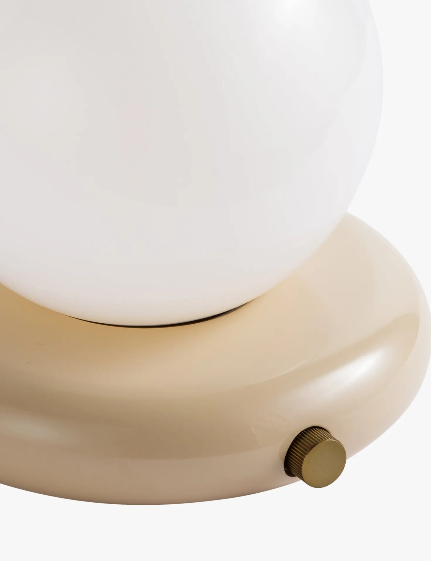 Washburn Cordless Table Lamp